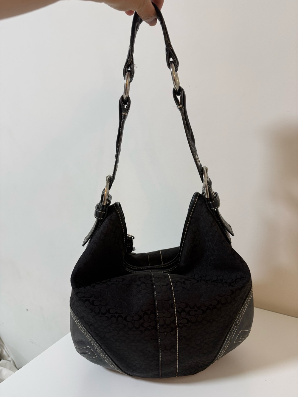 Coach Hobo Signature Shoulder Bag Black Jacquard/Leather - Picture 2 of 15